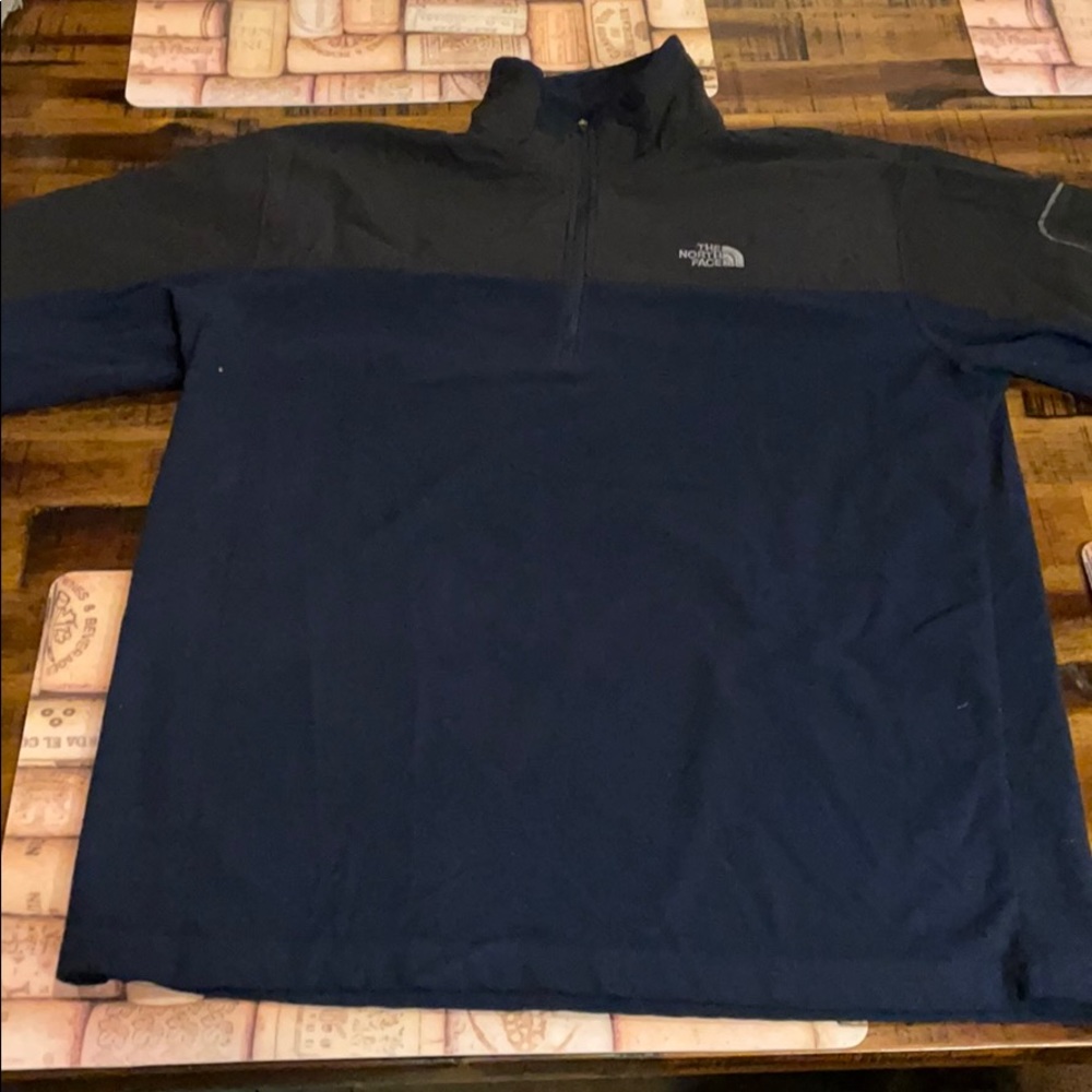 Men’s large pullover.